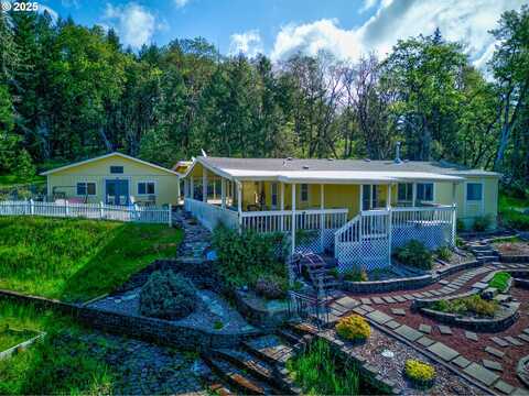 1160 CLEVELAND LOOP DR, Roseburg, OR 97471
