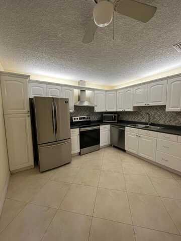 9256 Sabal Ridge Circle, Boca Raton, FL 33428