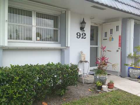 2886 Fernley Drive E, West Palm Beach, FL 33415
