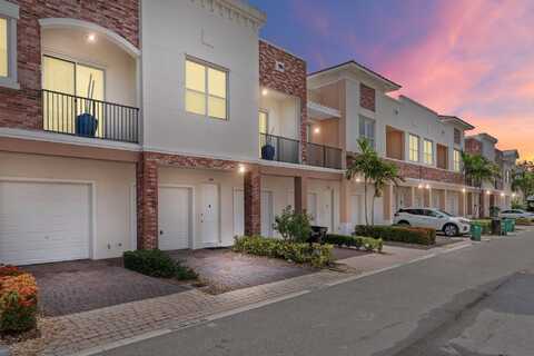 10400 SW Stephanie Way, Port Saint Lucie, FL 34987