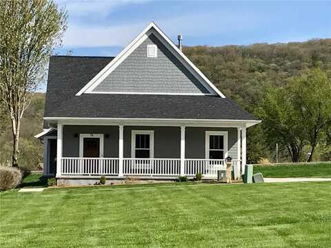 76 College Road, Winona, MN 55987