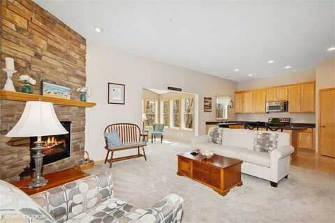 5042 Everest Lane N, Plymouth, MN 55446
