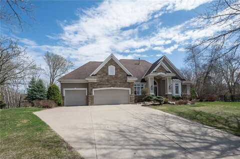 468 Hillscourte N, Roseville, MN 55113