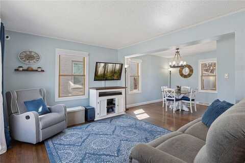 3005 Chowen Avenue N, Robbinsdale, MN 55422