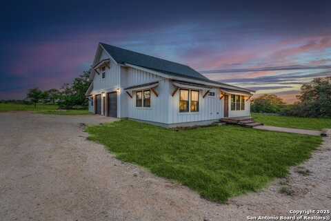 841 Postert, Floresville, TX 78114
