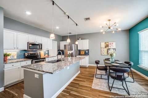 806 Sycamore Moon, San Antonio, TX 78216