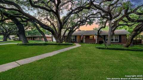 511 Country Ln, San Antonio, TX 78209