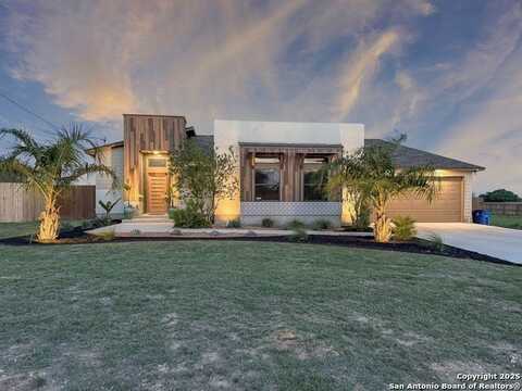 1208 Devine, Devine, TX 78016