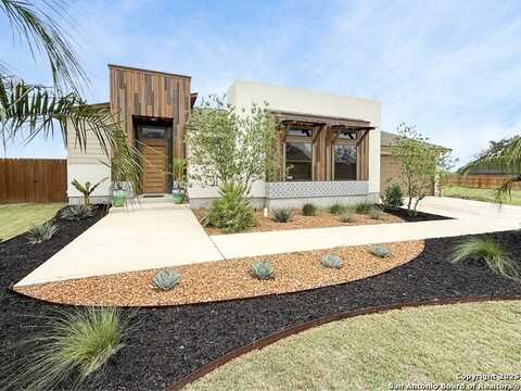 1208 Devine, Devine, TX 78016