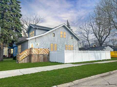 1421 Mackinaw, Saginaw, MI 48602