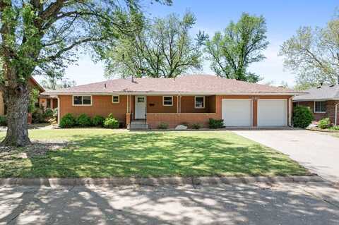 1519 E 14th Ave, Winfield, KS 67156