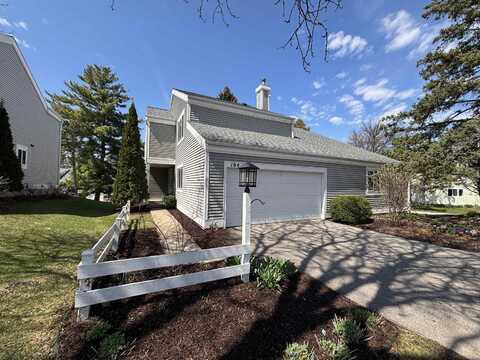 104 Pine Ridge Trail, Madison, WI 53717