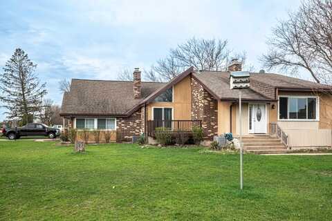 6661 Fairway Circle & 4572 Golf Drive, Windsor, WI 53598