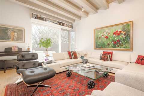 611 Alarid Street, Santa Fe, NM 87505