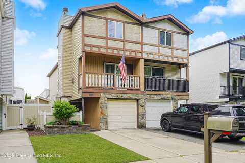 175 Park Drive N, Staten Island, NY 10314