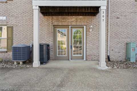 207 Colonial Club Drive, New Albany, IN 47150