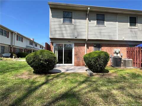 3064 Wooded Way, Jeffersonville, IN 47130