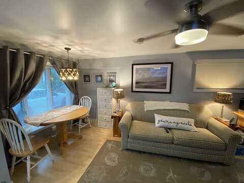 9401 Pacific Ave, Margate City, NJ 08402