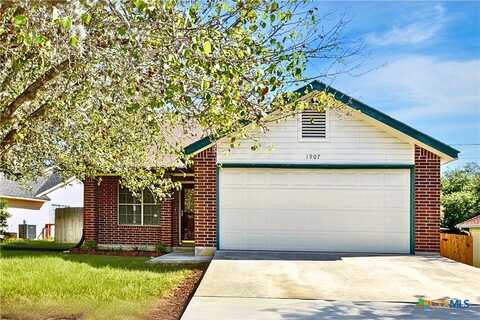 1907 Lisa Lane, San Marcos, TX 78666