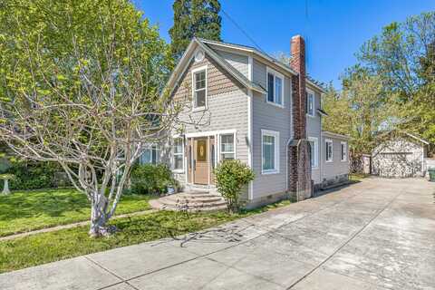 108 W 4'th Street, Phoenix, OR 97535