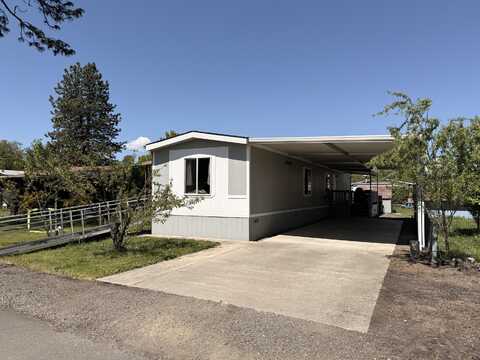 20 Brophy Way, Shady Cove, OR 97539