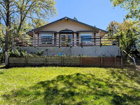 2033 Robertson Bridge Road, Grants Pass, OR 97526