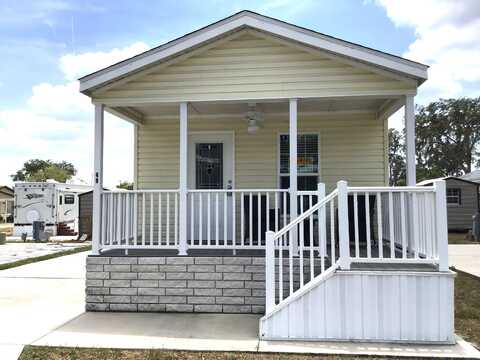37811 Chancey Rd., Zephyrhills, FL 33541