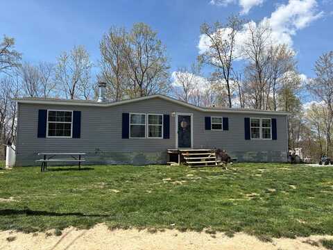 3327 Horton Ridge Rd, Swords Creek, VA 24649
