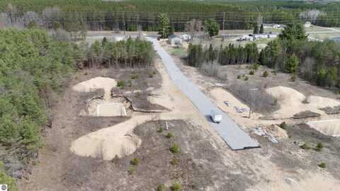 2406 E 32 Road, Cadillac, MI 49601