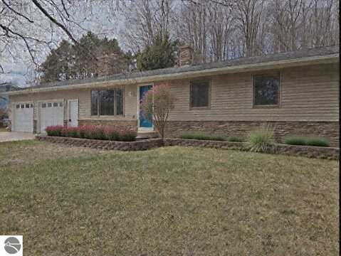 1830 S West Bay Shore Drive, Suttons Bay, MI 49682
