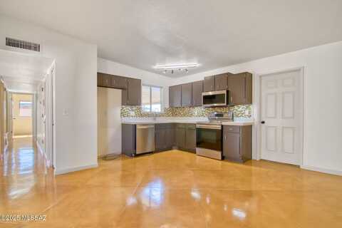 2940 W Tania Place, Tucson, AZ 85741