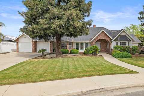 2942 S Bridge Street, Visalia, CA 93277