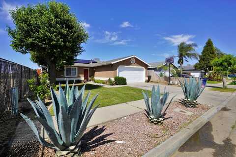 690 Dogwood Avenue, Tulare, CA 93274