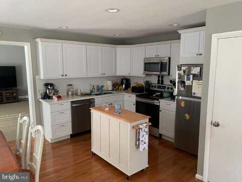 53 SUNSET ROAD, ROYERSFORD, PA 19468