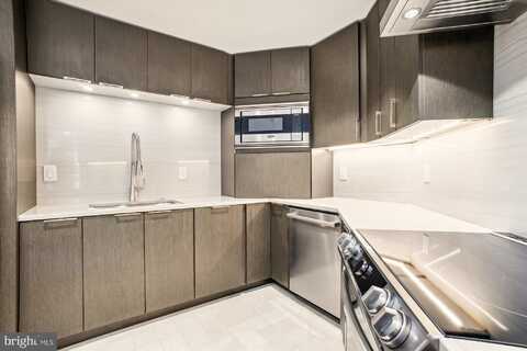 1401 N OAK STREET, ARLINGTON, VA 22209