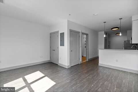 303 MCMECHEN ST, BALTIMORE, MD 21217