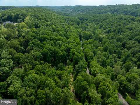 1672 HOLLOW ROAD, CHESTER SPRINGS, PA 19425
