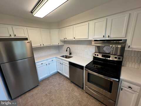 713 GARNET DRIVE, BURLINGTON, NJ 08016