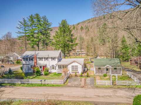 28-30 Esopus Avenue, Phoenicia, NY 12464