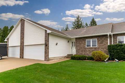2912 W 4th Street, Cedar Falls, IA 50613