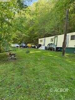 23258 St Rt 327, Laurelville, OH 43135