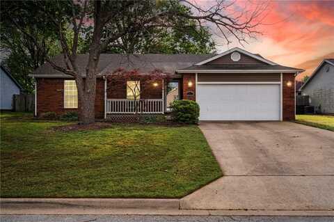 1600 N Stable AVE, Fayetteville, AR 72703