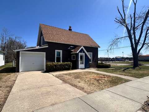 421 S Oak Avenue, Gaylord, MI 49735
