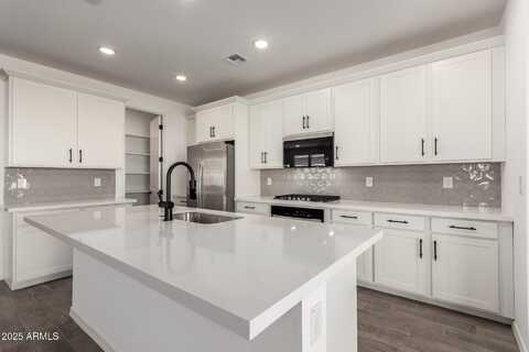 4034 W NORA Drive, San Tan Valley, AZ 85144
