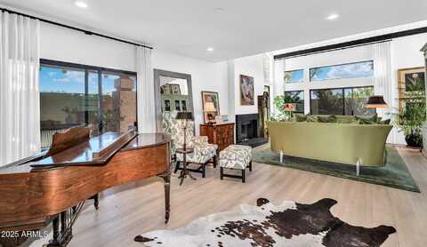 4432 E CAMELBACK Road, Phoenix, AZ 85018