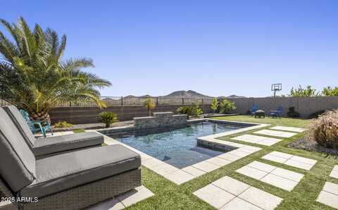 537 E BALAO Drive, Phoenix, AZ 85085
