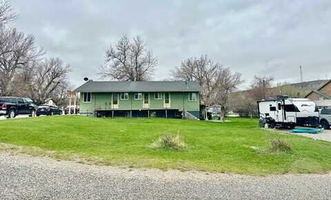 38 N Woodard Ave, Absarokee, MT 59001