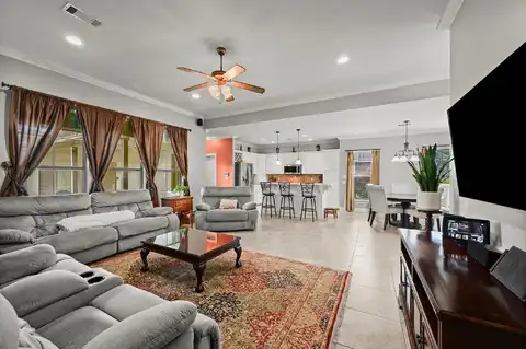 1207 S Sanctuary Ave, Gonzales, LA 70737