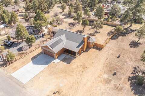 223 Dixie Lee Lane, Sugarloaf, CA 92386