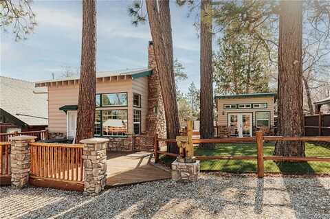 879 Orange Avenue, Sugarloaf, CA 92386